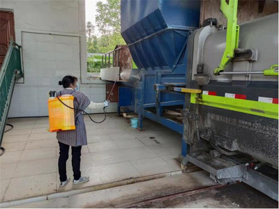 西秀区新场乡 严抓生活垃圾中转站消毒杀菌，筑牢环境卫生防线